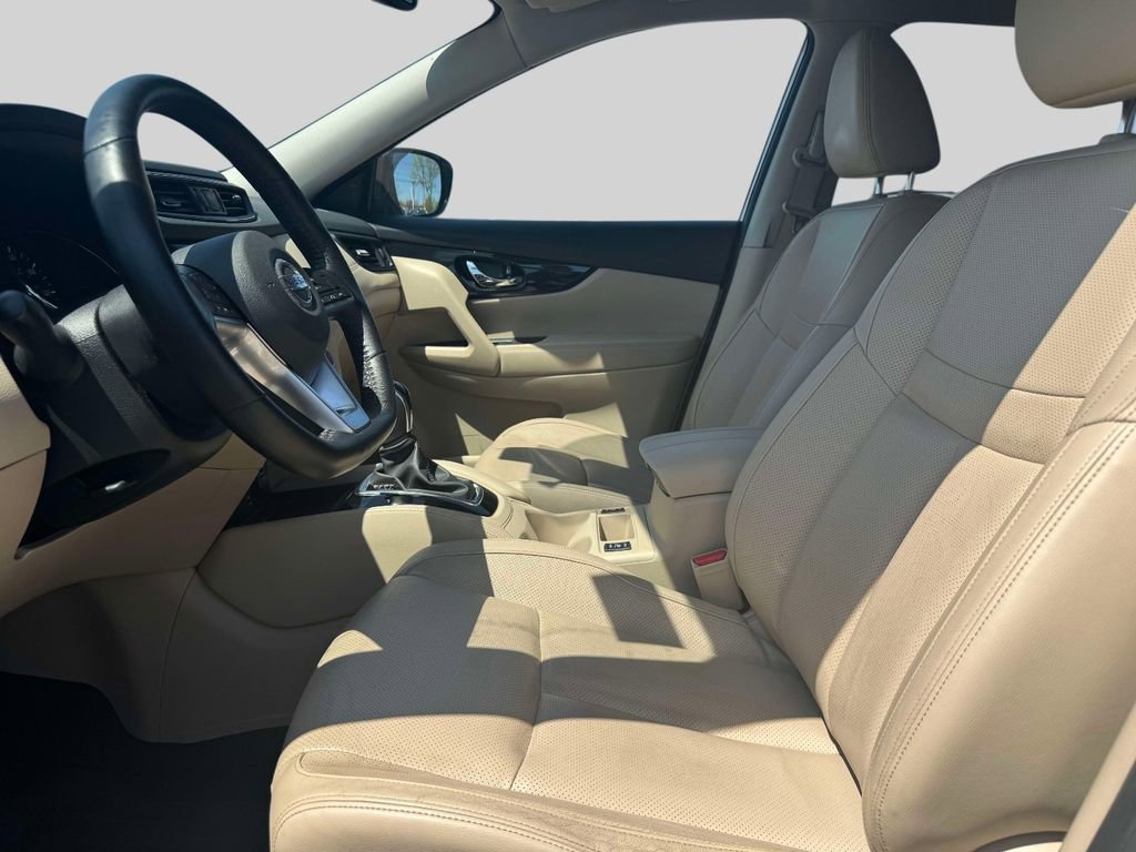 Used 2017 Nissan Rogue SL AWD/4WD image 14