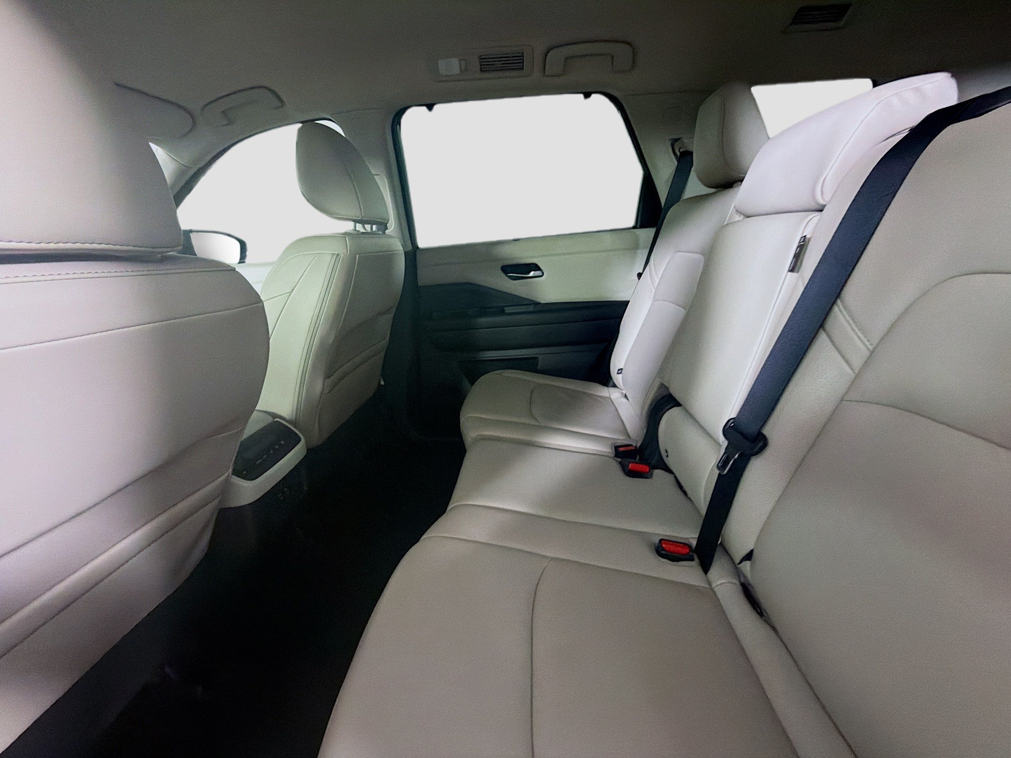 Used 2023 Nissan Pathfinder SL w/ Lighting Package (N92) FWD image 27