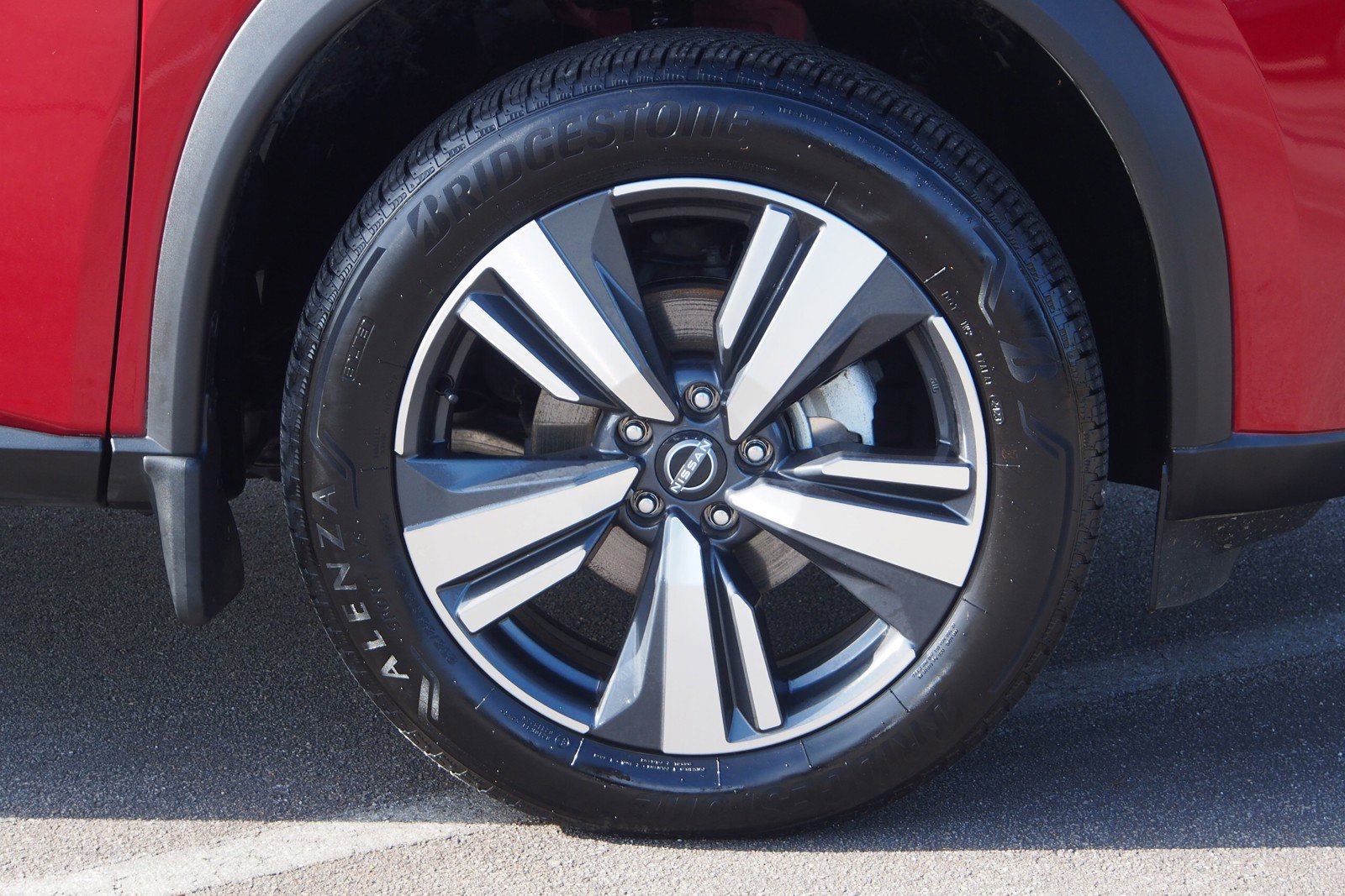 Used 2023 Nissan Rogue SL FWD image 9