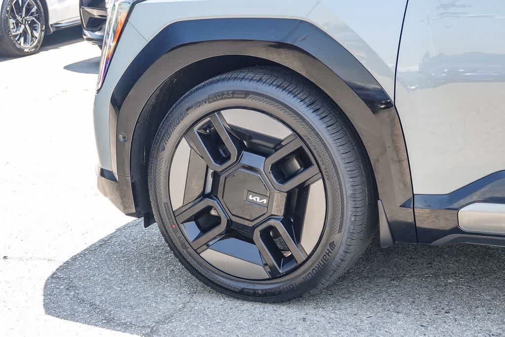 Certified 2024 Kia EV9 GT-Line AWD/4WD image 9