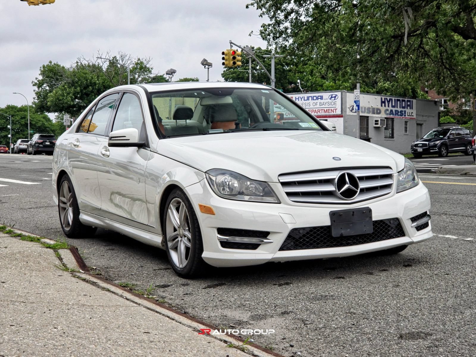 Used 2012 Mercedes-Benz C 300 4MATIC Sedan image 3