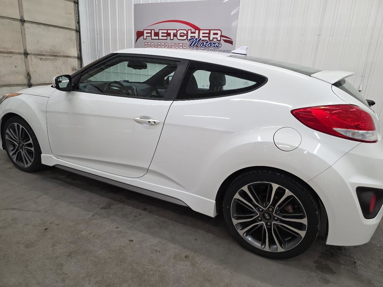 Used 2016 Hyundai Veloster Turbo FWD image 7