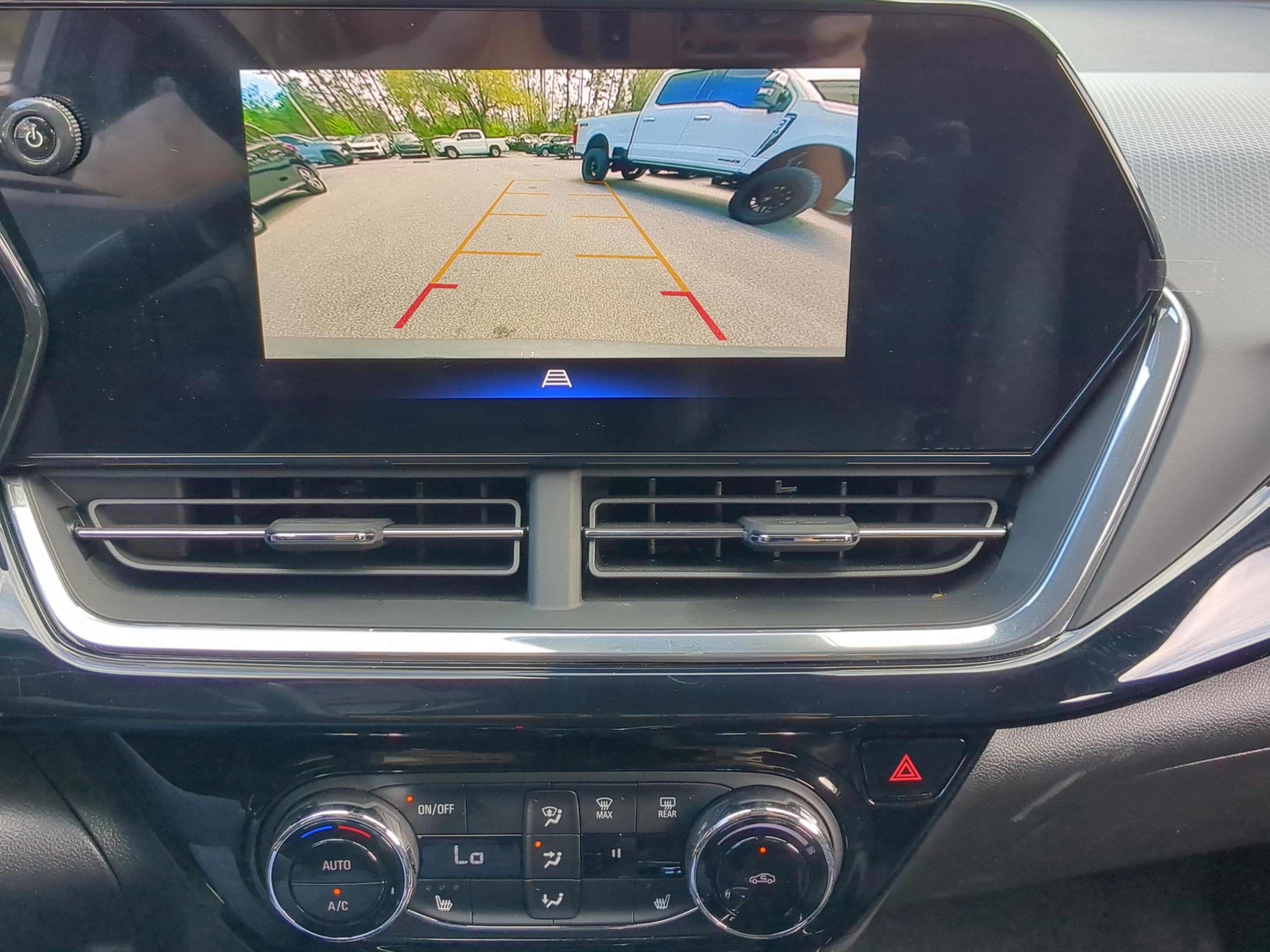 Used 2025 Chevrolet Trax RS w/ Driver Confidence Package FWD image 4