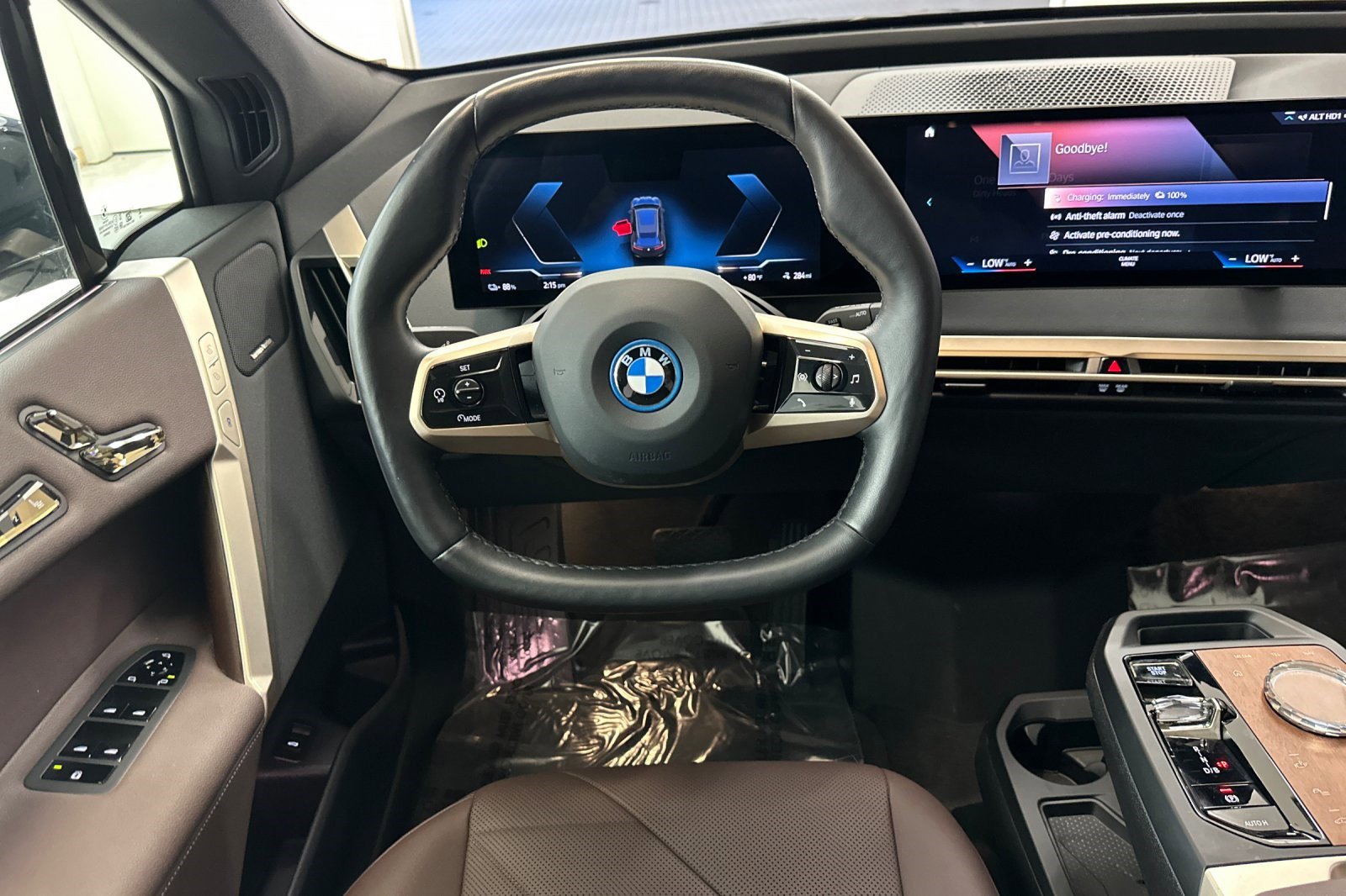 Used 2023 BMW iX xDrive50 w/ Premium Package image 29