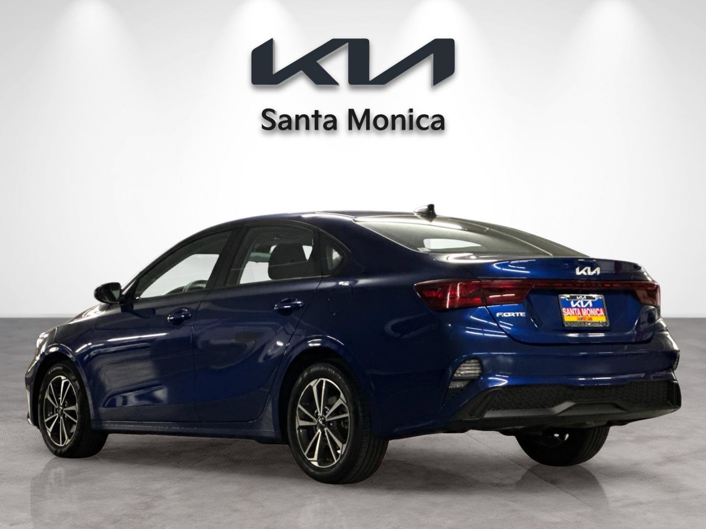 Used 2023 Kia Forte LXS w/ LXS Technology Package image 3