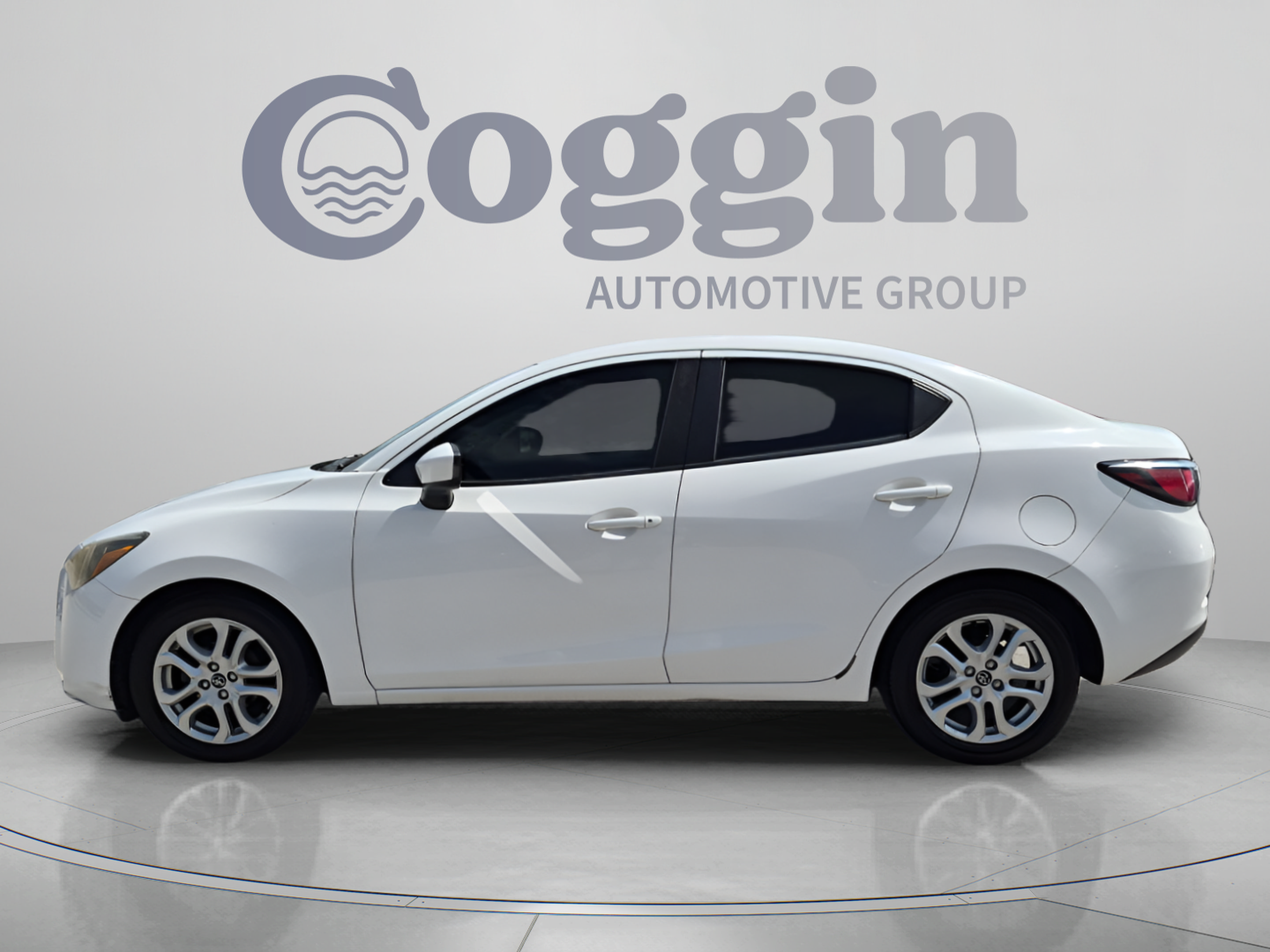 Used 2017 Toyota Yaris iA FWD image 3
