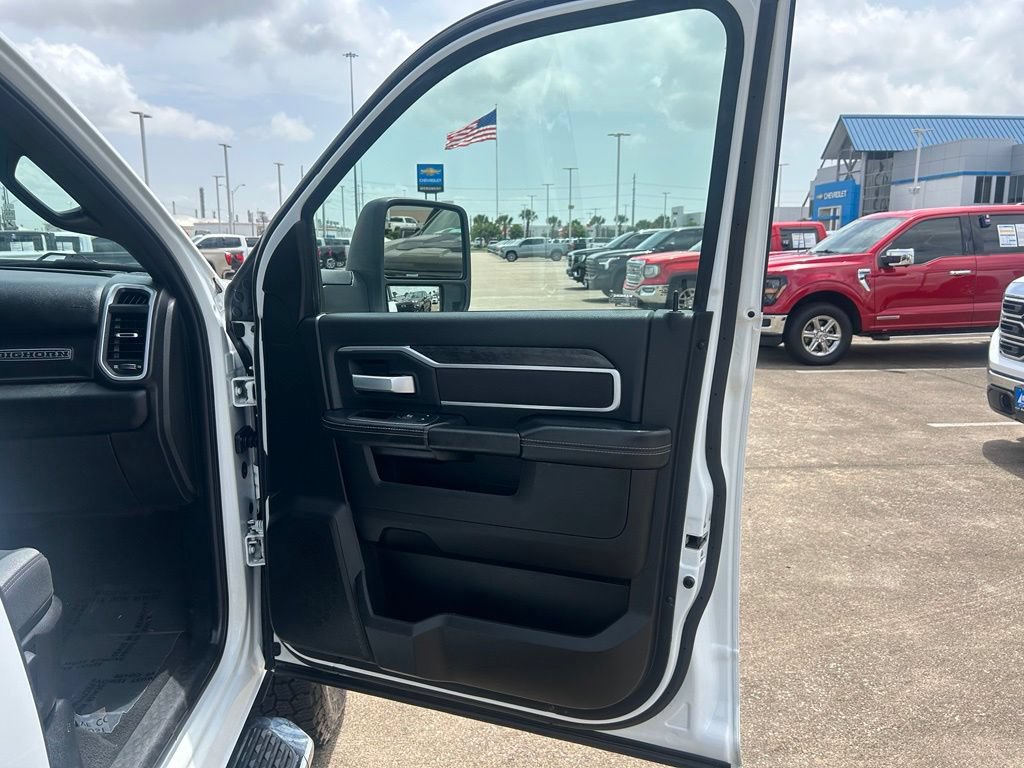 Used 2024 RAM 3500 Big Horn AWD/4WD image 12