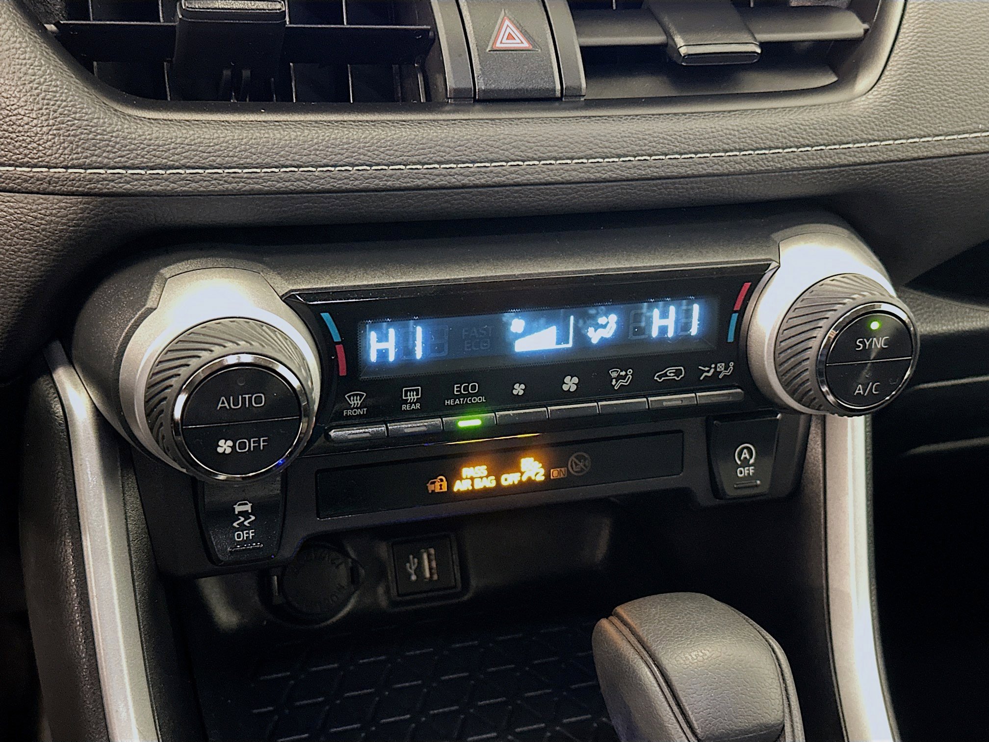 Used 2025 Toyota RAV4 XLE image 24