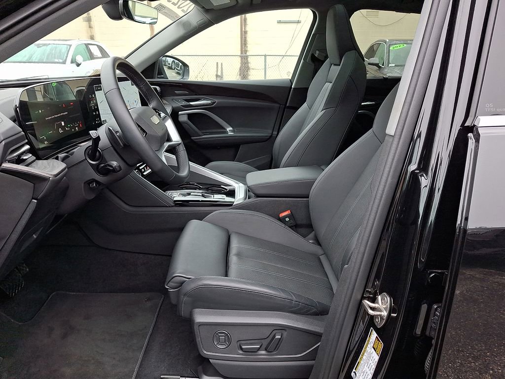Used 2025 Audi Q5 Premium Plus w/ Premium Plus image 14