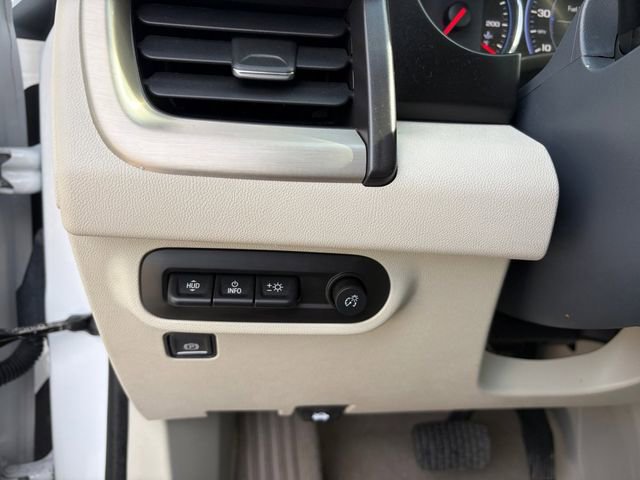 Used 2024 GMC Terrain Denali w/ Denali Premium Package AWD/4WD image 5