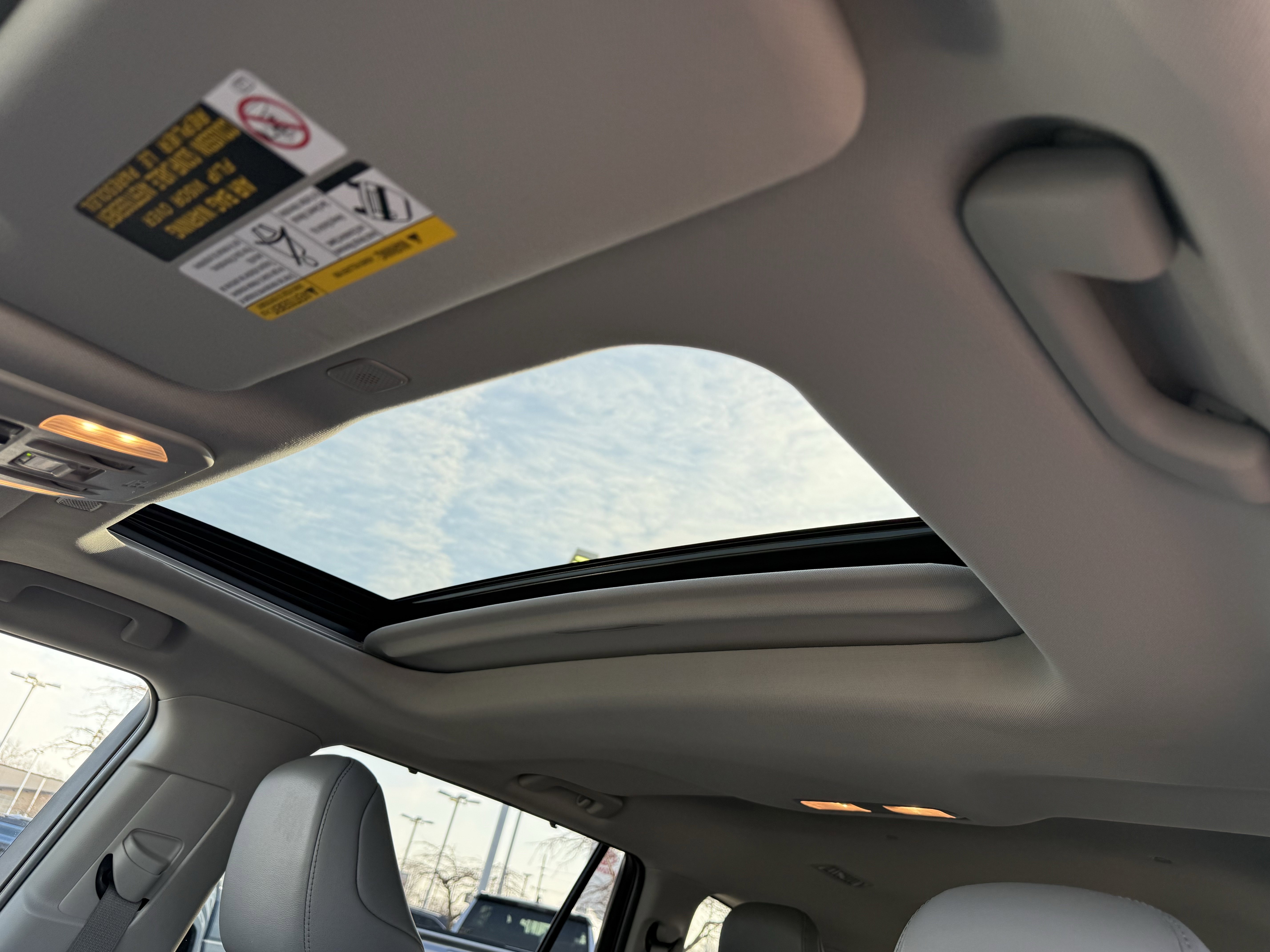 Used 2023 Toyota Highlander Limited image 14