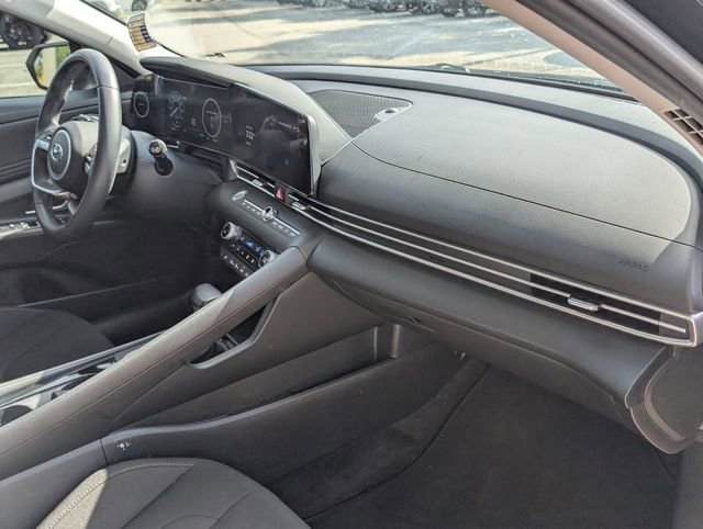 Used 2023 Hyundai Elantra SEL w/ Convenience Package image 20