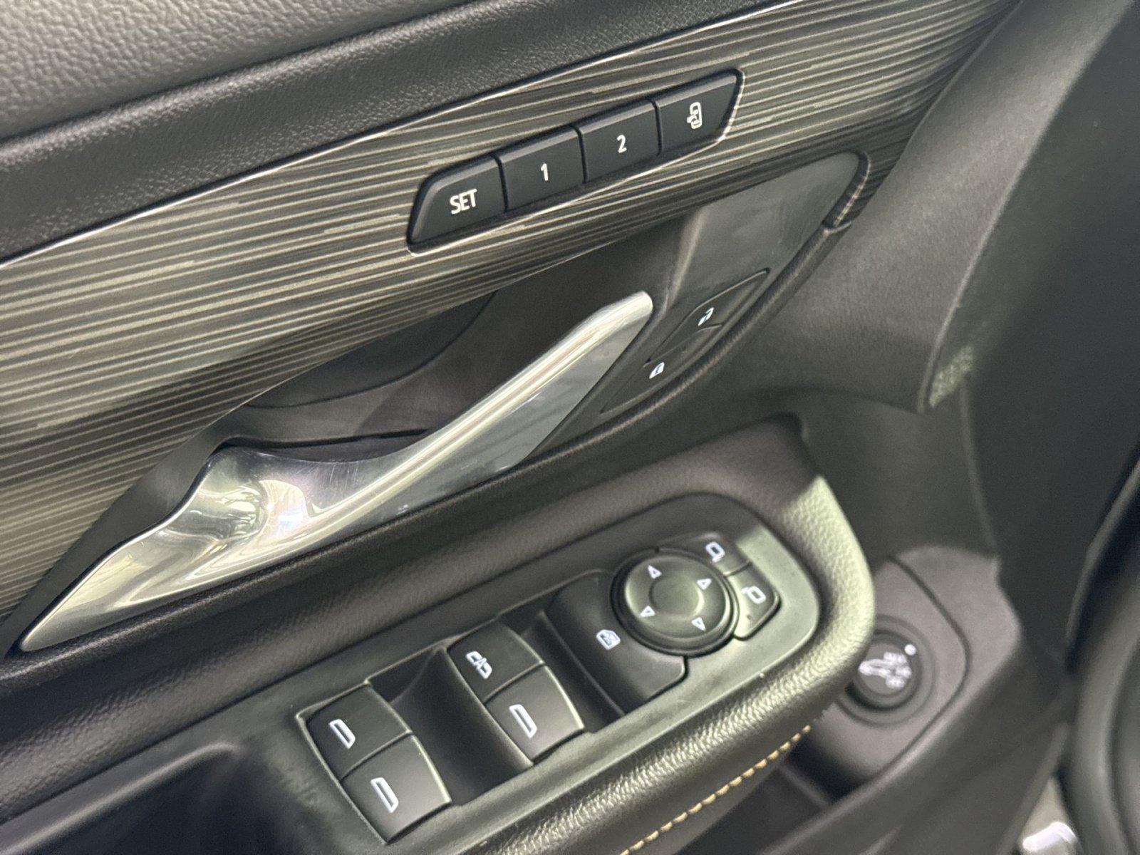 Used 2019 GMC Terrain SLT w/ Infotainment Package II AWD/4WD image 16