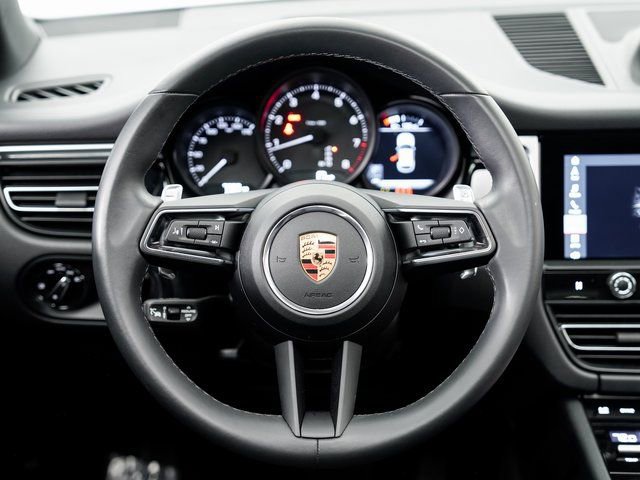 Used 2023 Porsche Macan Turbo image 13