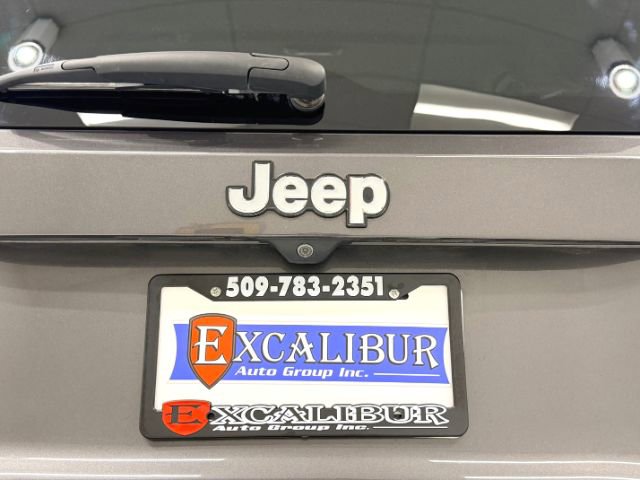 Used 2017 Jeep Renegade Latitude image 17