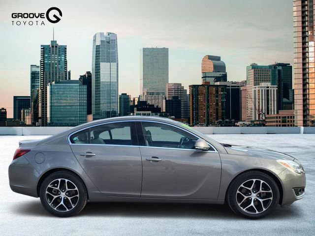 Used 2017 Buick Regal Sport Touring FWD image 7