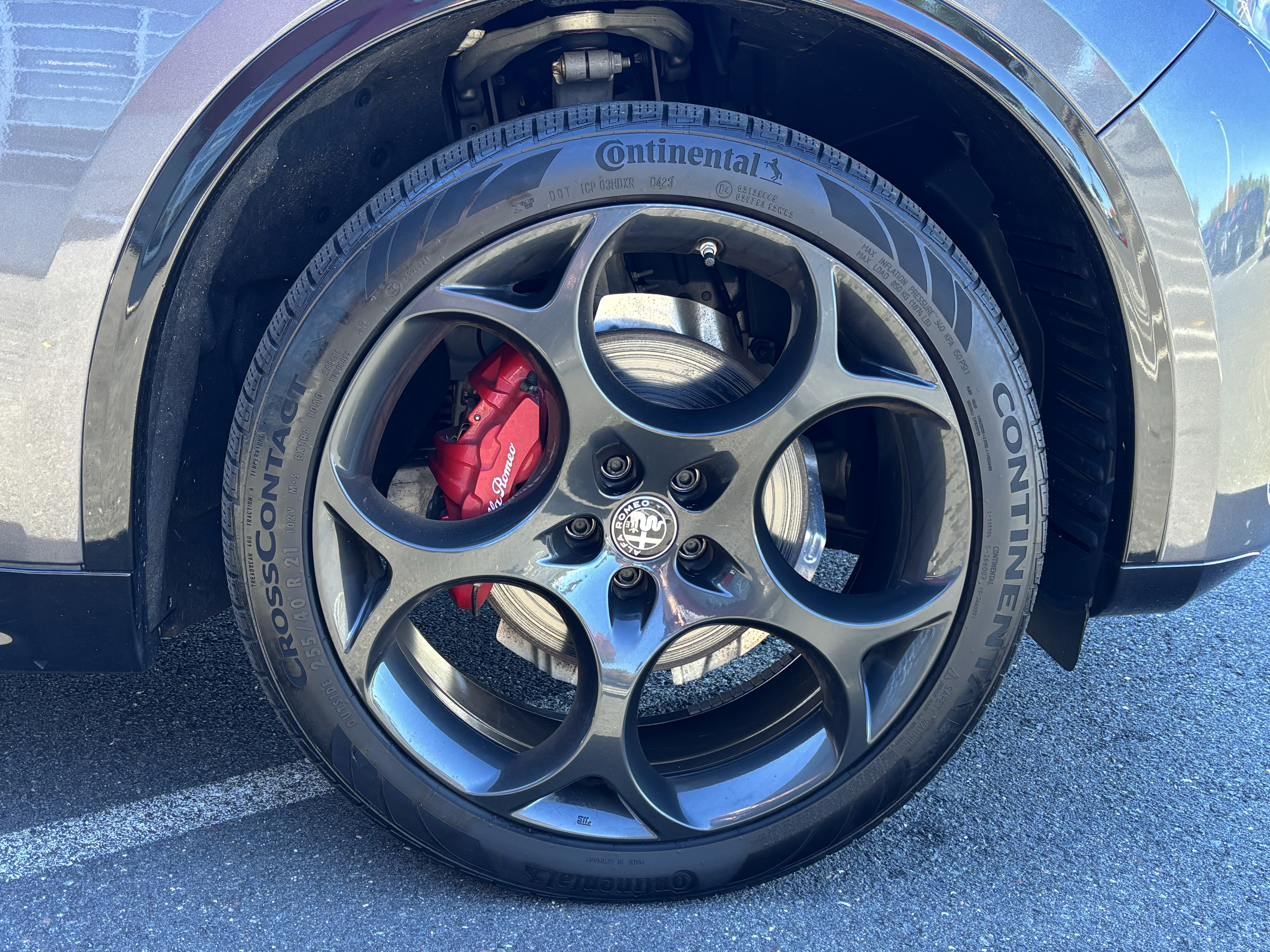 Certified 2024 Alfa Romeo Stelvio Veloce AWD/4WD image 18