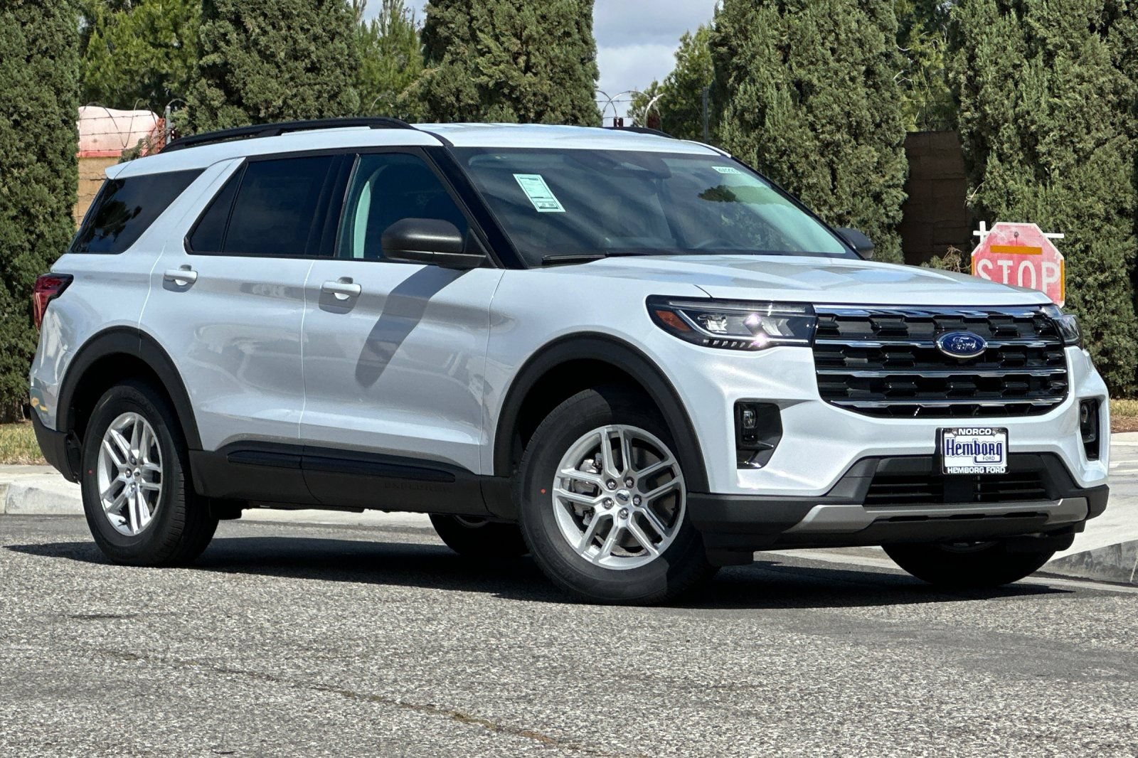 New 2026 Ford Explorer Active RWD video 2