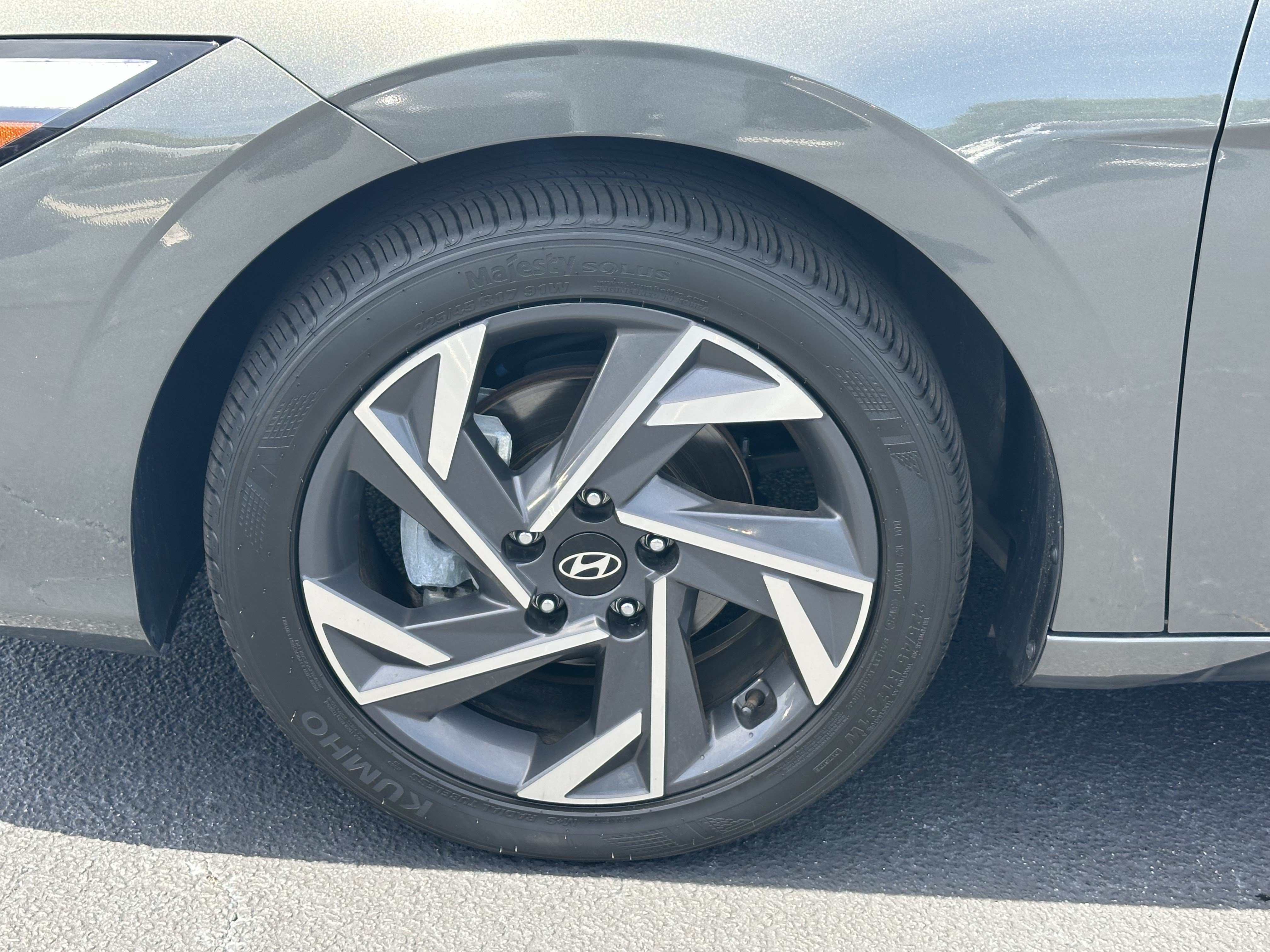 Used 2025 Hyundai Elantra Sport FWD image 11