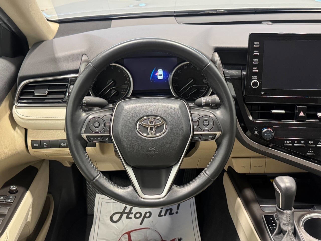 Used 2022 Toyota Camry XLE image 25