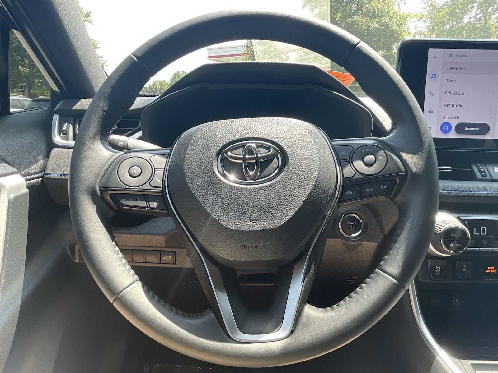 Used 2025 Toyota RAV4 XSE AWD/4WD image 14