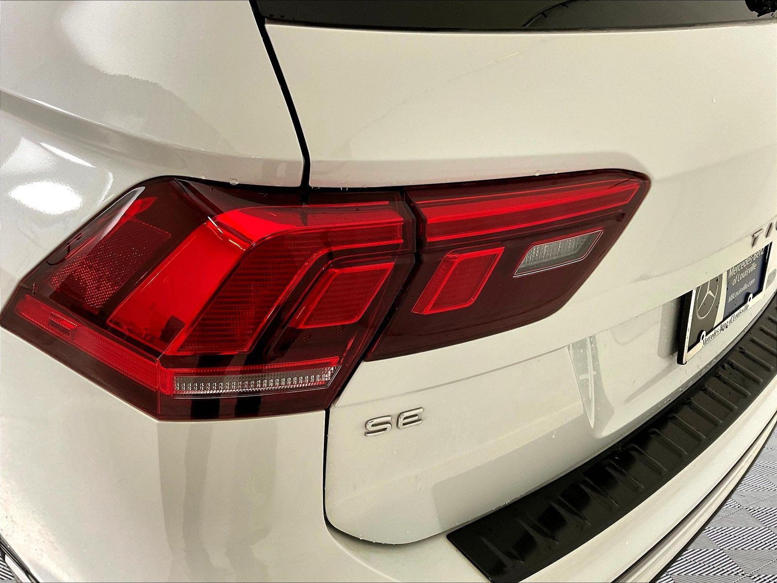 Used 2022 Volkswagen Tiguan SE R-Line AWD/4WD image 23
