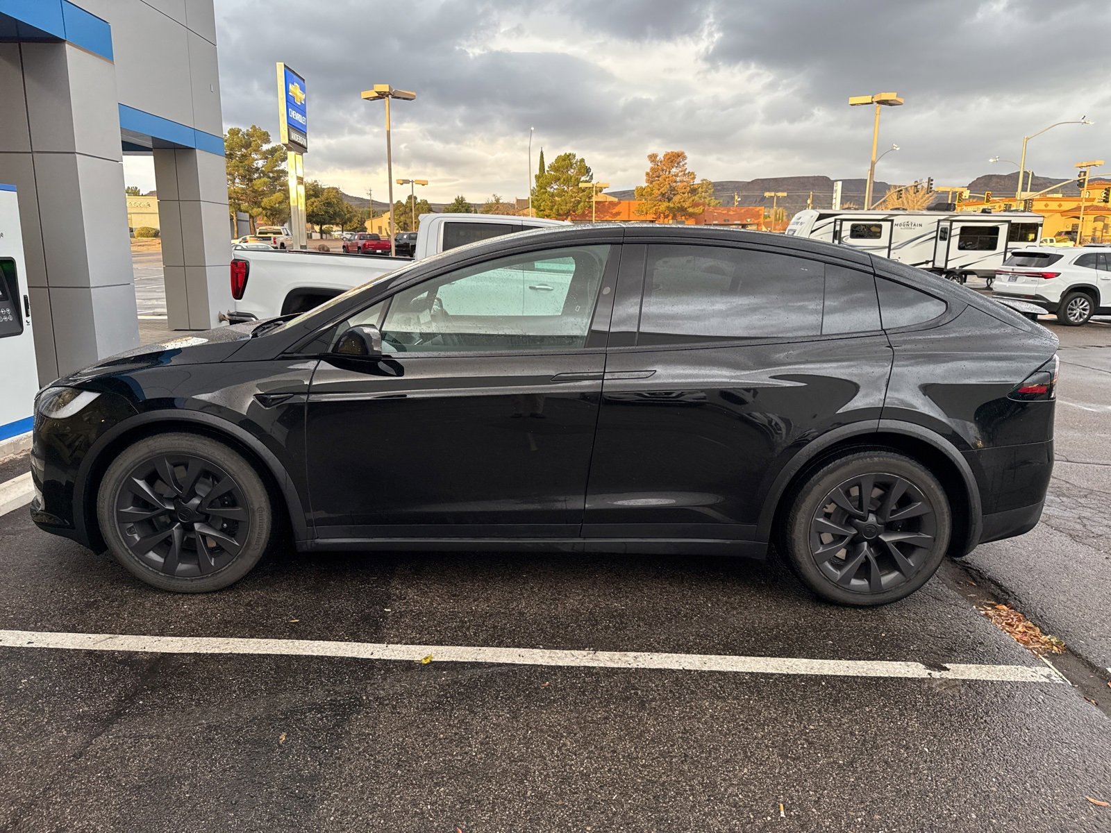 Used 2024 Tesla Model X image 2