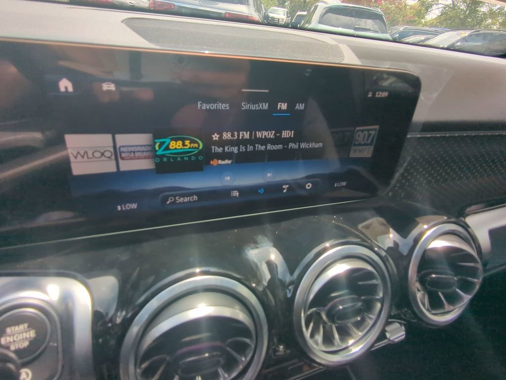 New 2025 Mercedes-Benz GLB 250 GLB 250 image 6