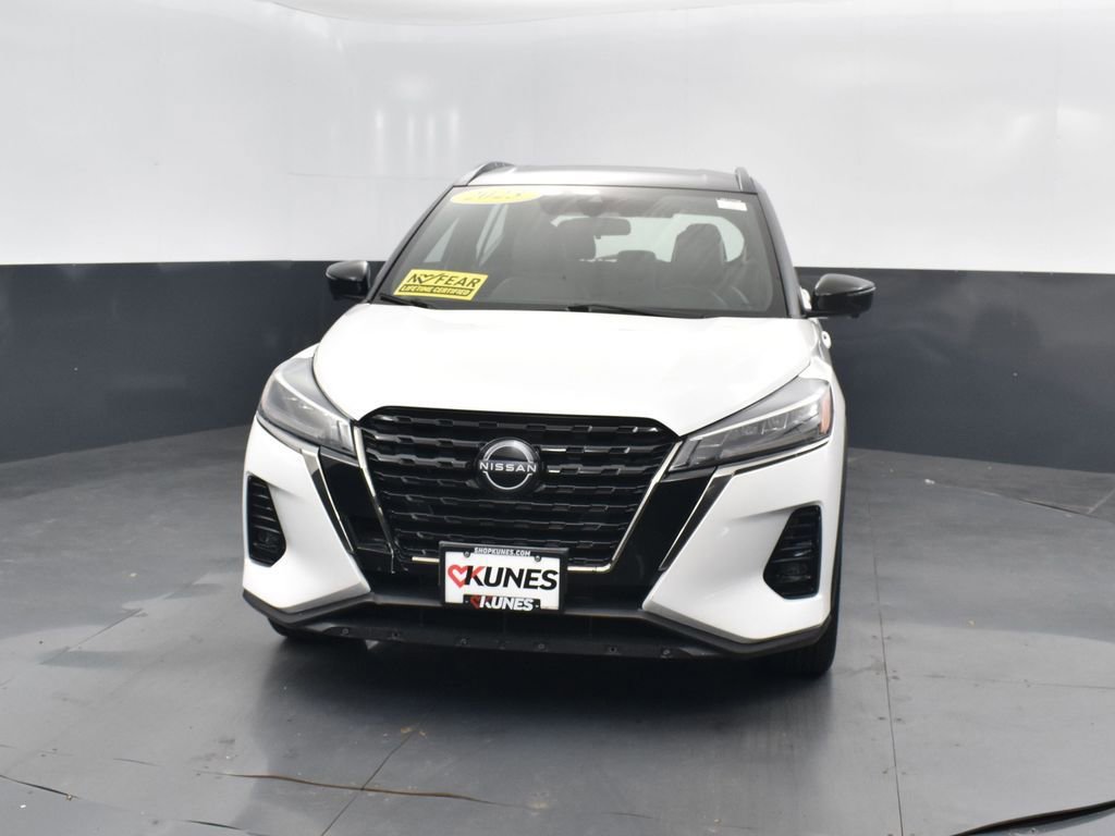 Used 2023 Nissan Kicks SR w/ SR Premium Package image 7
