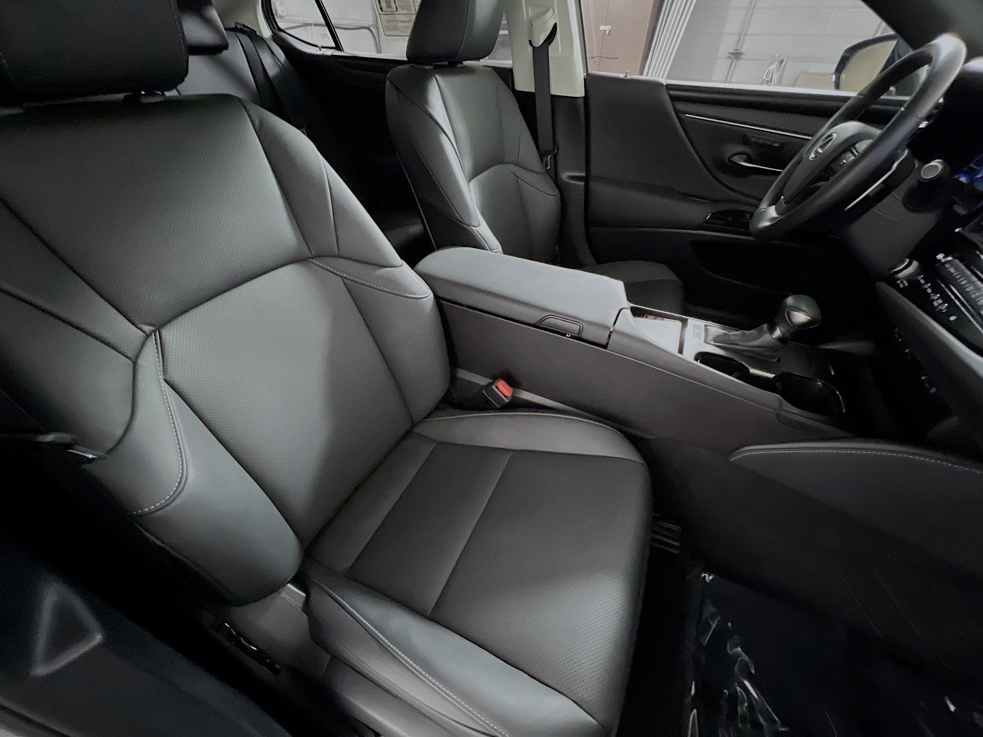 Used 2024 Lexus ES 350 w/ Premium Package image 31