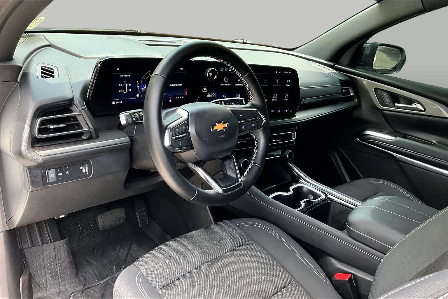 Used 2025 Chevrolet Traverse LT w/ Driver Confidence Package FWD image 18