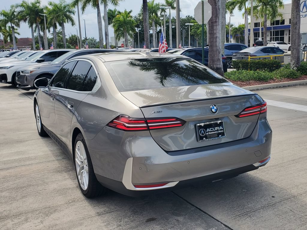 Used 2024 BMW 530i xDrive w/ Premium Package AWD/4WD image 5