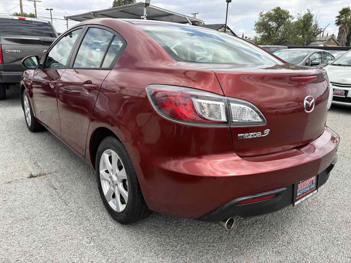 Used 2010 MAZDA MAZDA3 i Touring FWD image 3