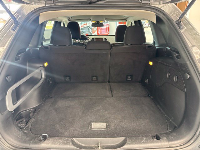 Used 2016 Jeep Cherokee Latitude w/ Cold Weather Group AWD/4WD image 9