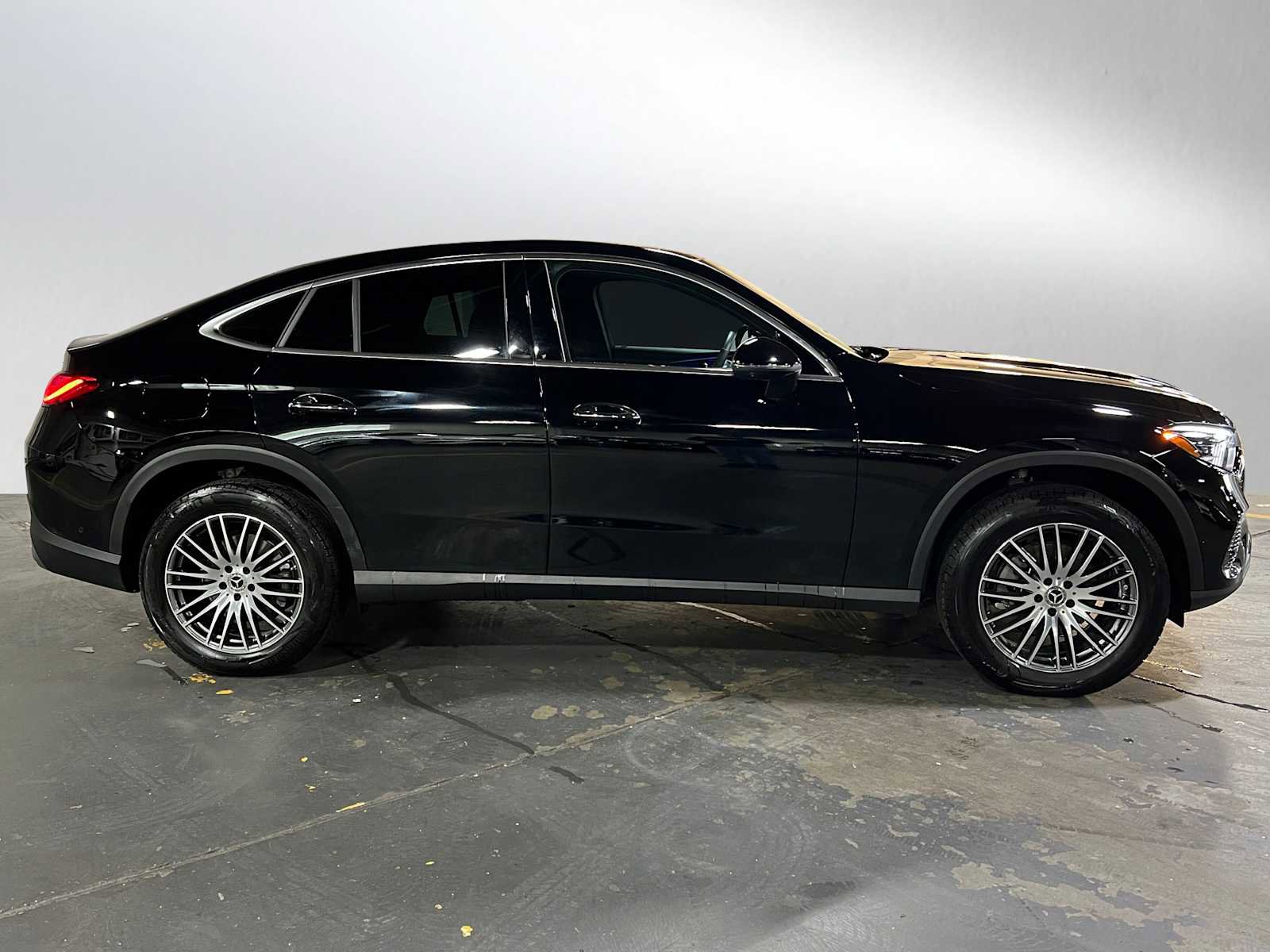 Certified 2025 Mercedes-Benz GLC 300 4MATIC image 3