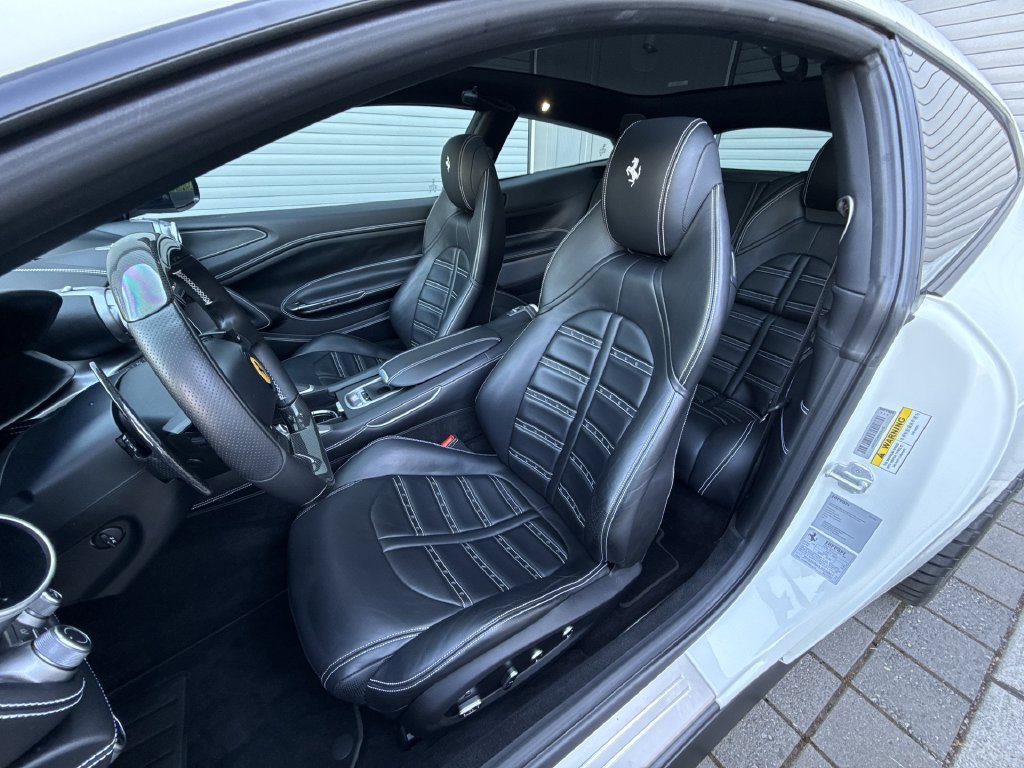 Used 2018 Ferrari GTC4Lusso AWD/4WD image 11