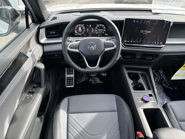 New 2026 Volkswagen Tiguan SE R-Line FWD image 7
