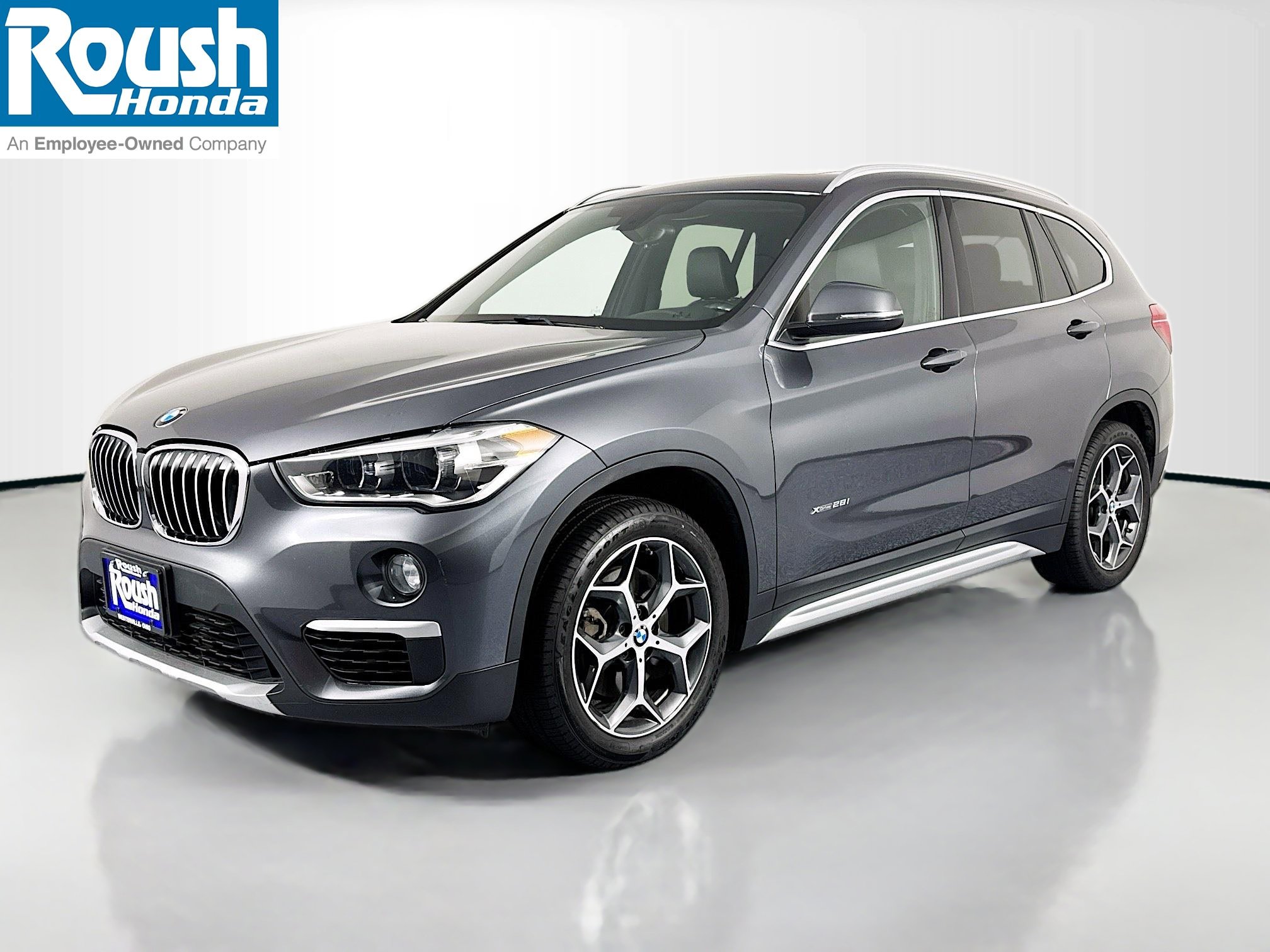 Used 2017 BMW X1 xDrive28i AWD/4WD image 1