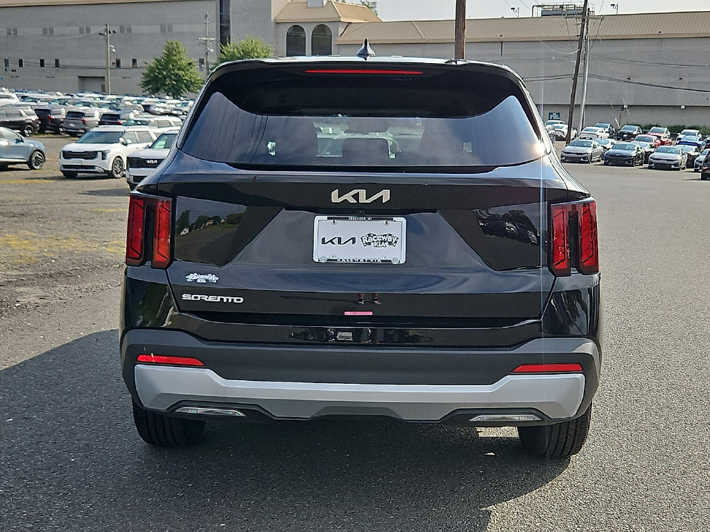 Certified 2026 Kia Sorento LX FWD image 6