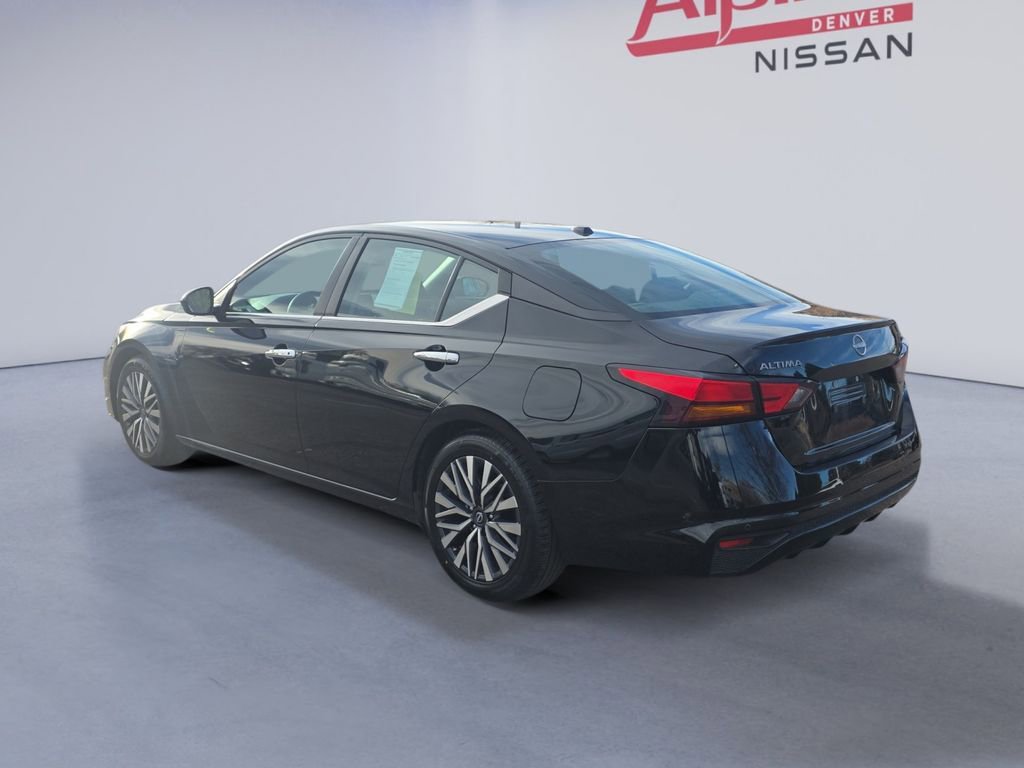 Used 2024 Nissan Altima 2.5 SV FWD image 3