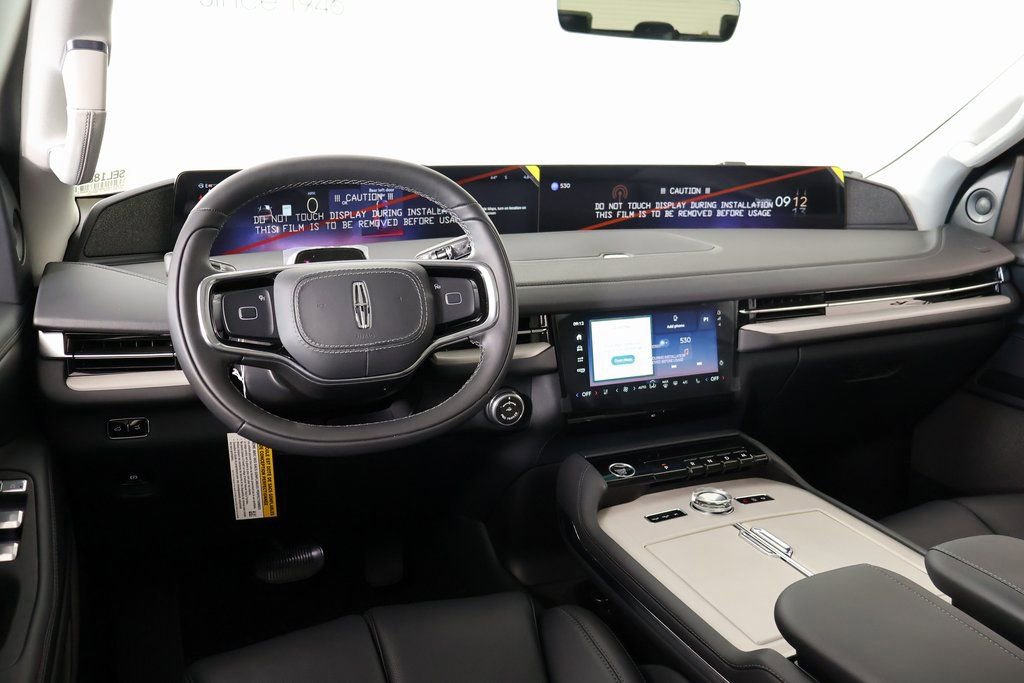 New 2025 Lincoln Navigator Reserve AWD/4WD image 2