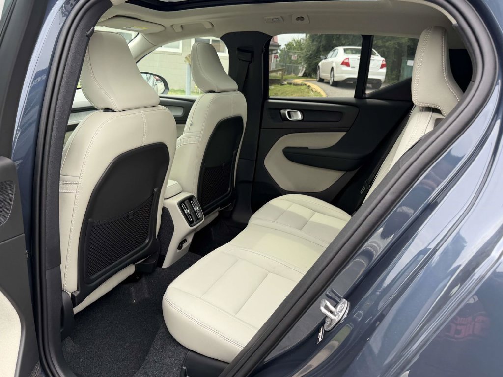 New 2026 Volvo XC40 B5 Ultra w/ Protection Package Premier AWD/4WD image 14