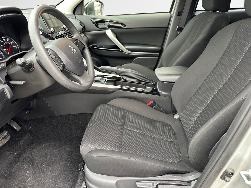 Used 2025 Mitsubishi Eclipse Cross LE image 12