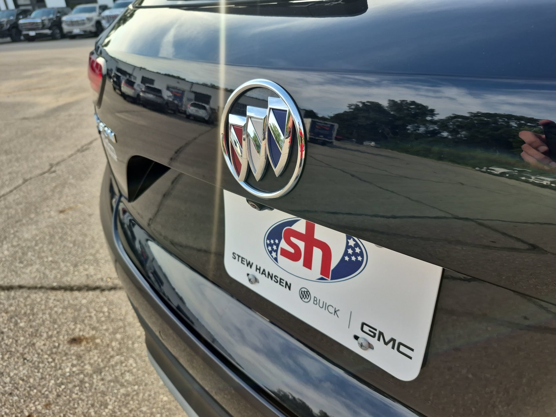 Used 2021 Buick Envision Essence w/ Technology Package I AWD/4WD image 31