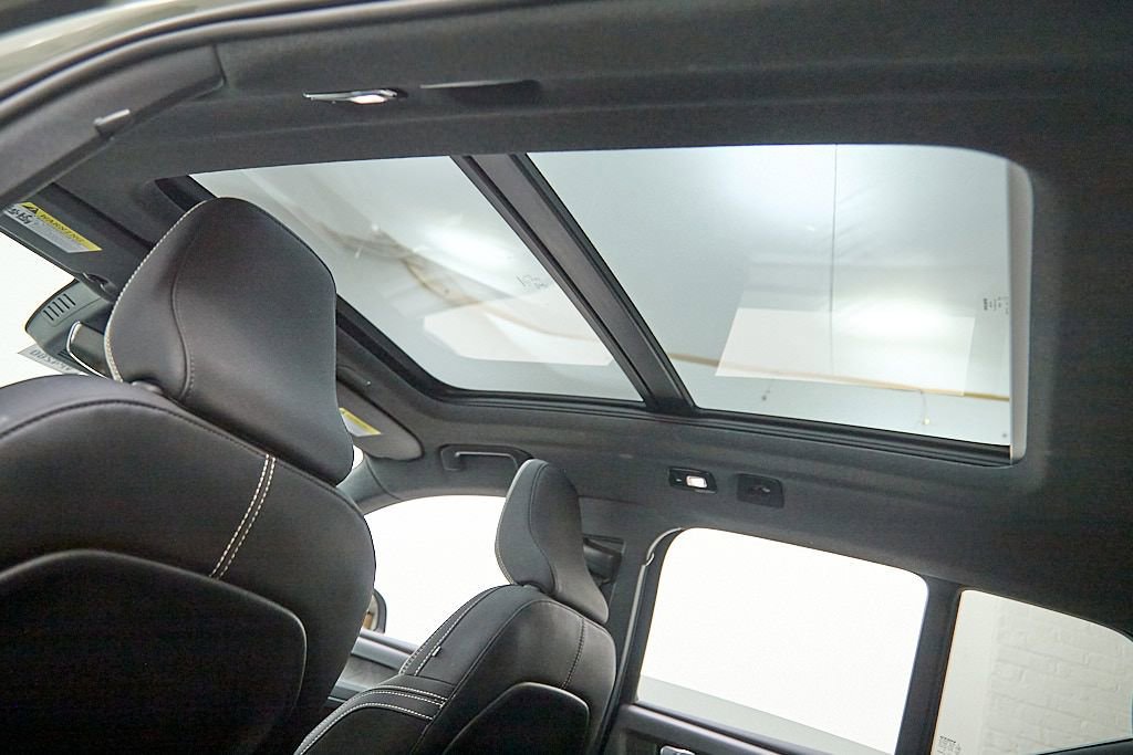 Certified 2023 Volvo XC40 Recharge Ultimate image 23