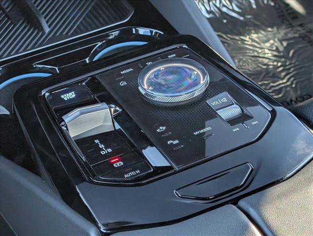 Certified 2025 BMW i5 xDrive40 w/ M Sport Package image 12