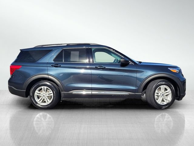 Certified 2023 Ford Explorer XLT image 3