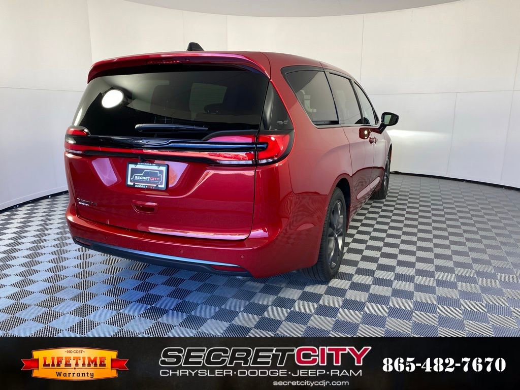 New 2026 Chrysler Pacifica Select image 7