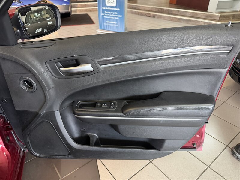 Used 2019 Chrysler 300 Touring L w/ Quick Order Package 22F RWD image 24