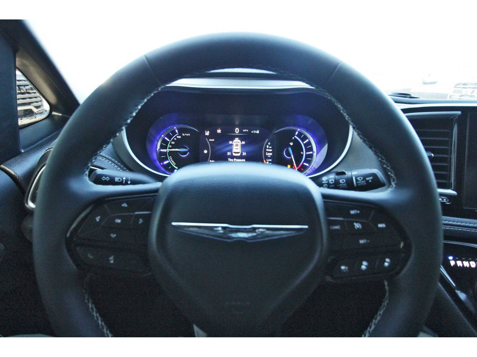 Used 2024 Chrysler Pacifica Premium image 17